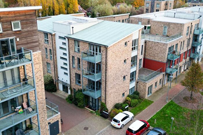 2 Bedroom Flat For Sale In Scholars Walk, Cambridge, CB4