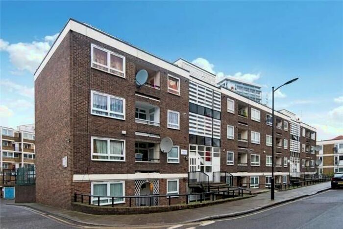 3 Bedroom Flat To Rent In Senior Street, London, Greater London, W2