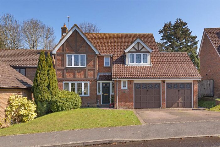 5 Bedroom Detached House For Sale In The Links, Addington, ME19