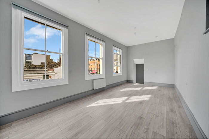 Apartment To Rent In Bethnal Green Road, London, E2