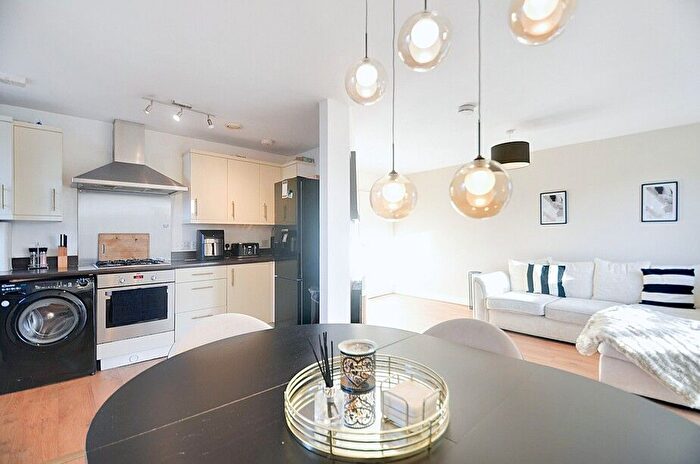 2 Bedroom Flat For Sale In Craybrooke Road, Sidcup, DA14