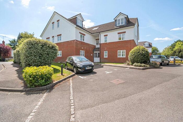 2 Bedroom Flat To Rent In Kingsway, Woking, GU21