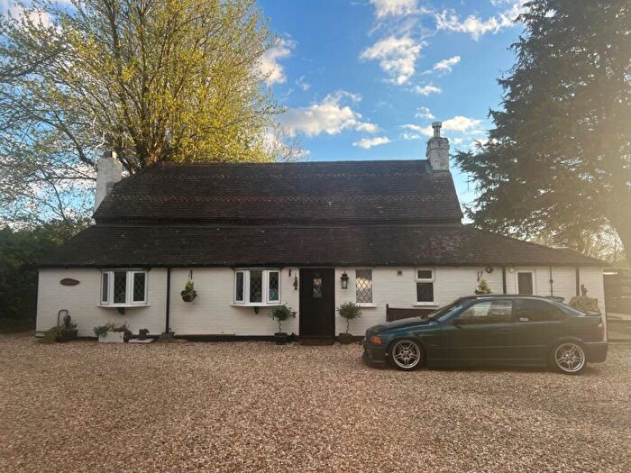 3 Bedroom Equestrian Facility For Sale In Lime Kiln Lane, Holbury, Southampton, Hampshire, SO45