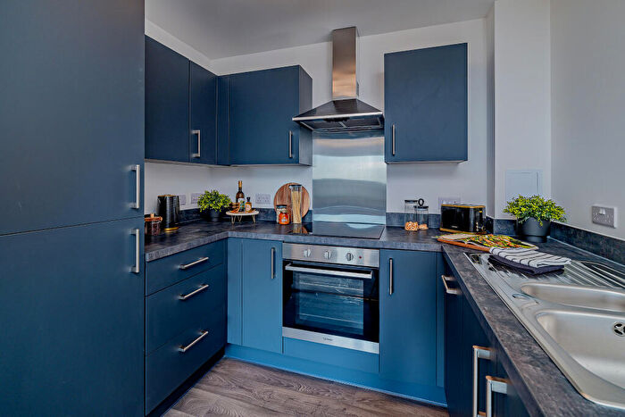 1 Bedroom Apartment For Sale In Crete Hall Road, Northfleet, Gravesend, DA11