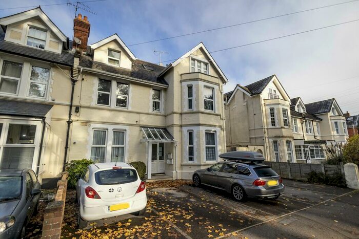 2 Bedroom Maisonette To Rent In Spencer Road, Bournemouth, BH1
