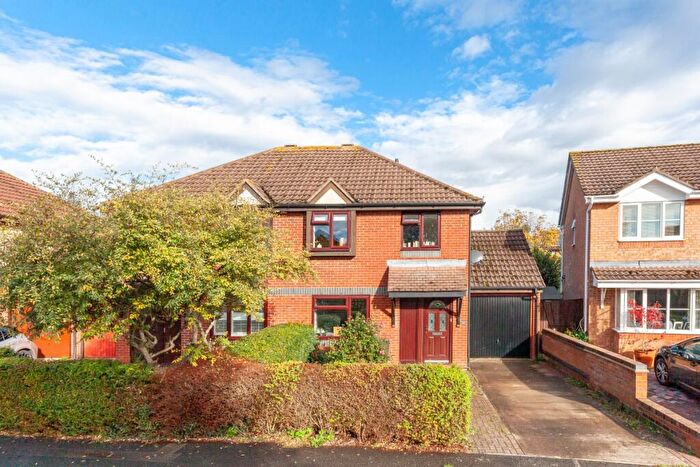 3 Bedroom Semi Detached House To Rent In Gibson Close, Abingdon, OX14