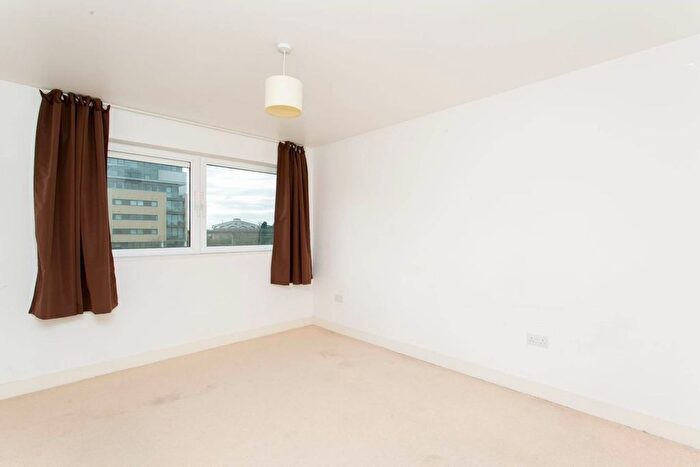 2 Bedroom Flat For Sale In Ebb Court, London, E16