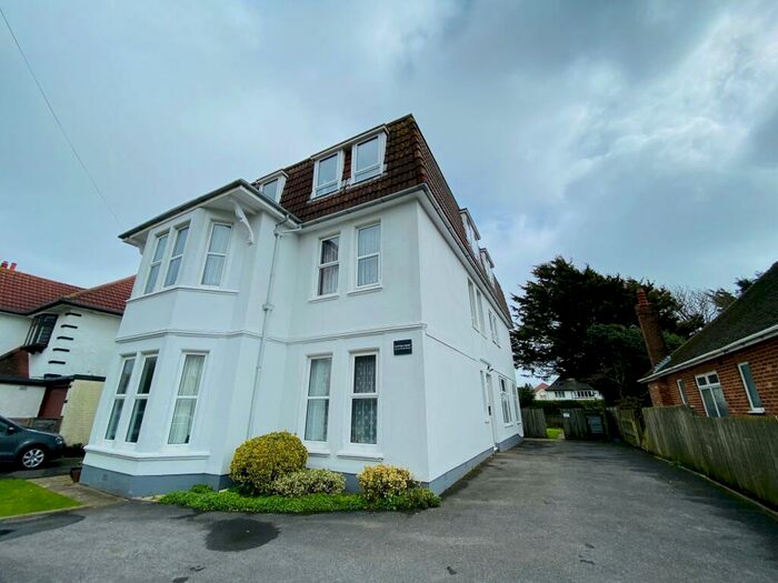 2 Bedroom Apartment To Rent In Clifton Road, Bournemouth, BH6