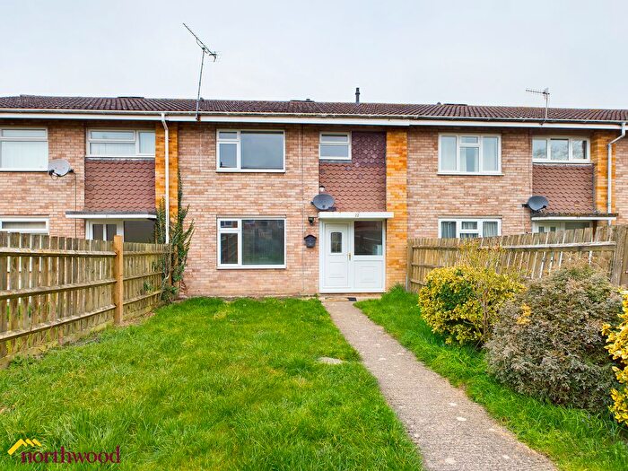 3 Bedroom Terraced House To Rent In Evenlode, Banbury, OX16