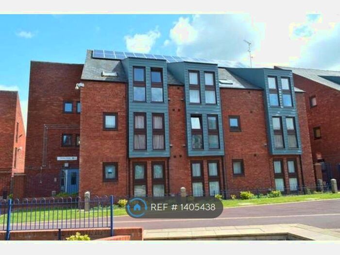 2 Bedroom Flat To Rent In Wycliffe End, Aylesbury, HP19