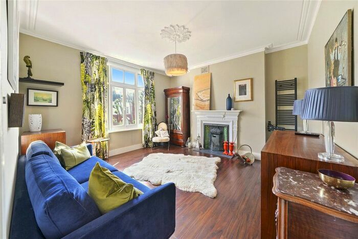2 Bedroom Flat To Rent In Southwold Mansions, Widley Road, W9