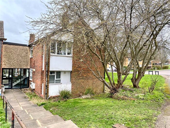 1 Bedroom Apartment For Sale In Barnet Road, Potters Bar, EN6