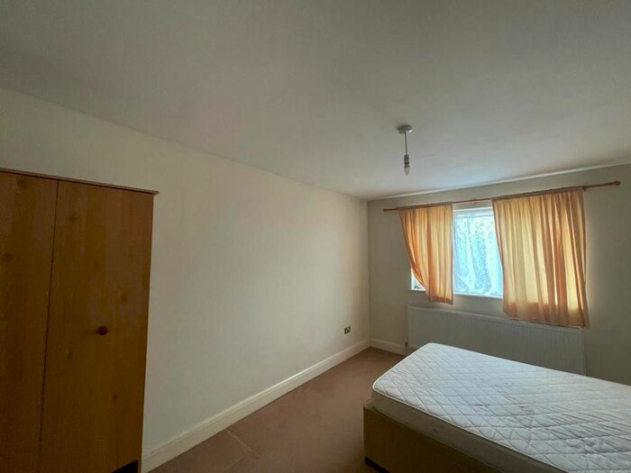 2 Bedroom Flat To Rent In Hazelwood Close, Harrow, Greater London, HA2