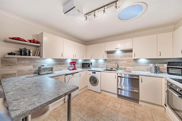 2 Bedroom Retirement Property For Sale In Hamilton Court, Canvey Island, Essex, SS8