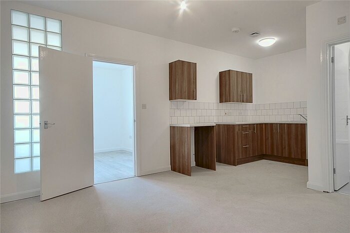 1 Bedroom Flat To Rent In Crown Road, Enfield, EN1