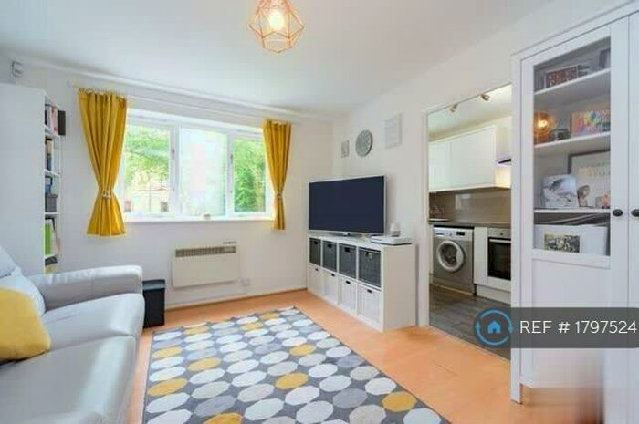 1 Bedroom Flat To Rent In Cricklewood, London, NW2