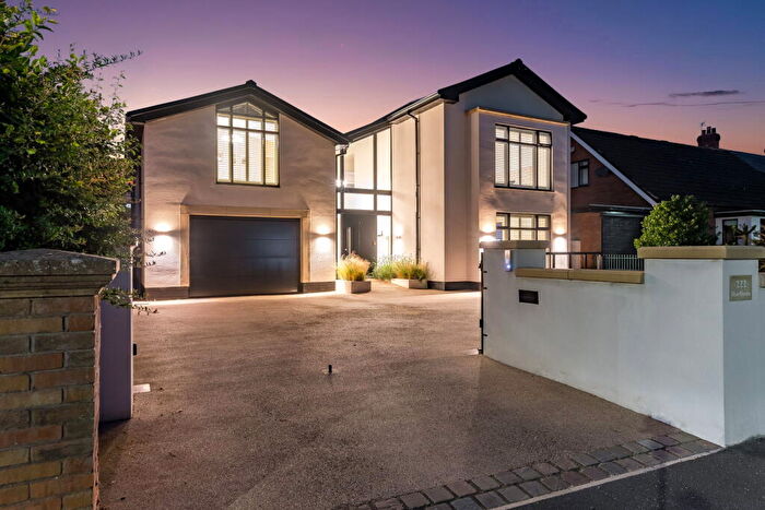 4 Bedroom Detached House For Sale In Hardhorn Road, Poulton-le-fylde, FY6