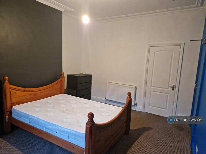 1 Bedroom Flat To Rent In Park Mount, Leeds, LS5