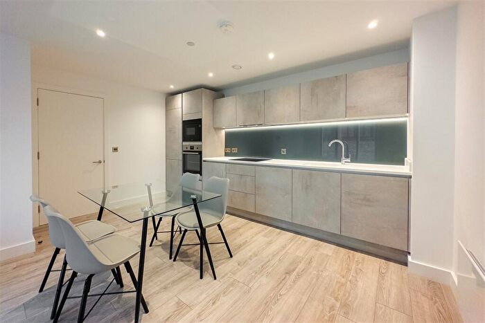 2 Bedroom Apartment To Rent In The Blade, M15