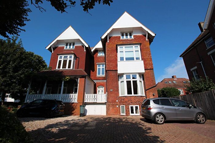 2 Bedroom Flat To Rent In Craneswater Park, Southsea, PO4