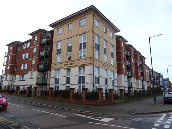 2 Bedroom Flat For Sale In Harold Road, Margate, Kent, CT9