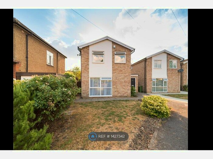 4 Bedroom Detached House To Rent In Haymer Gardens, Worcester Park, KT4