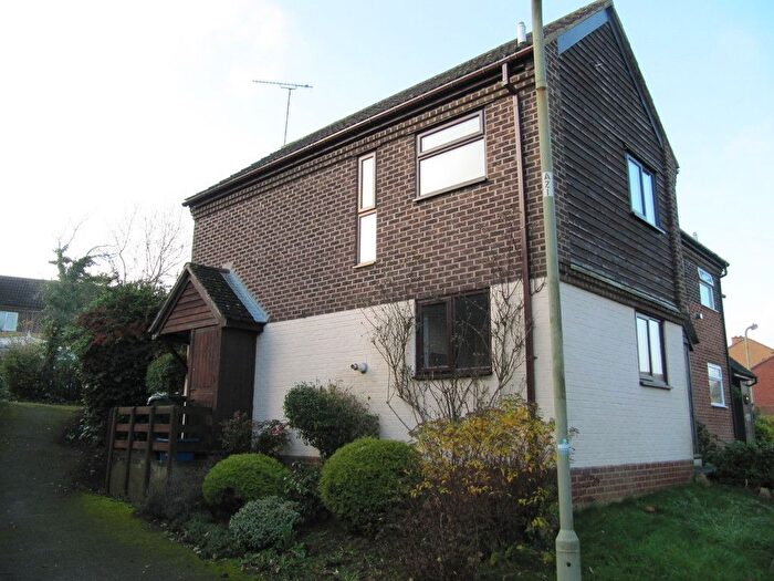 2 Bedroom Semi Detached House To Rent In Azalea Walk, Banbury, OX16