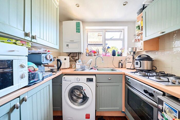 2 Bedroom Flat For Sale In Hotham Road, Wimbledon, London, SW19