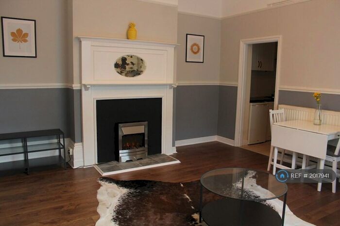 1 Bedroom Flat To Rent In Old Warwick Road, Solihull, B92