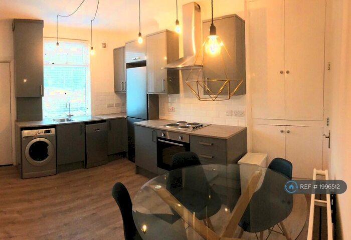 4 Bedroom Terraced House To Rent In Pickmere Road, Sheffield, S10