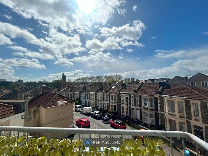 2 Bedroom Flat To Rent In Lower Ashley Road, Bristol, BS2