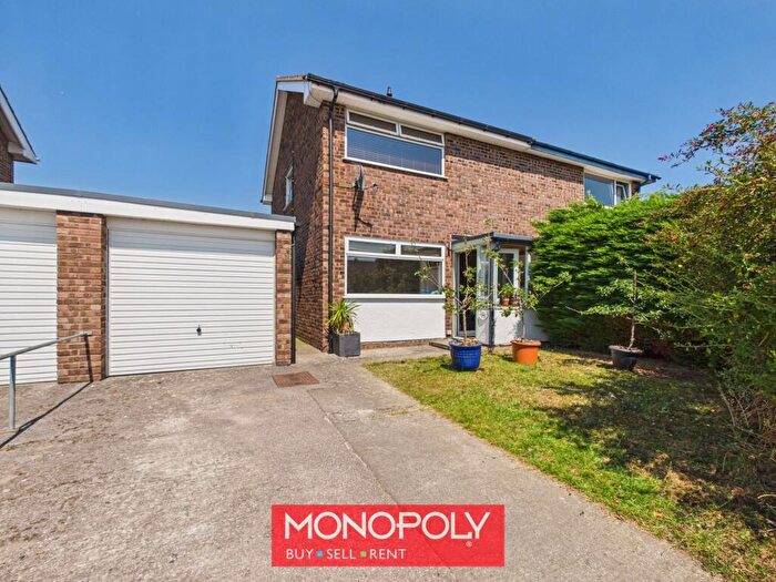 3 Bedroom Semi-Detached House For Sale In Llys Fammau, Denbigh, LL16