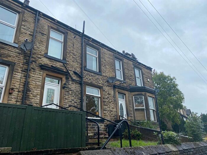 2 Bedroom House To Rent In Bradford Road, Brighouse, HD6