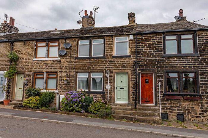 2 Bedroom Cottage For Sale In Rochdale Road, Ripponden, HX6