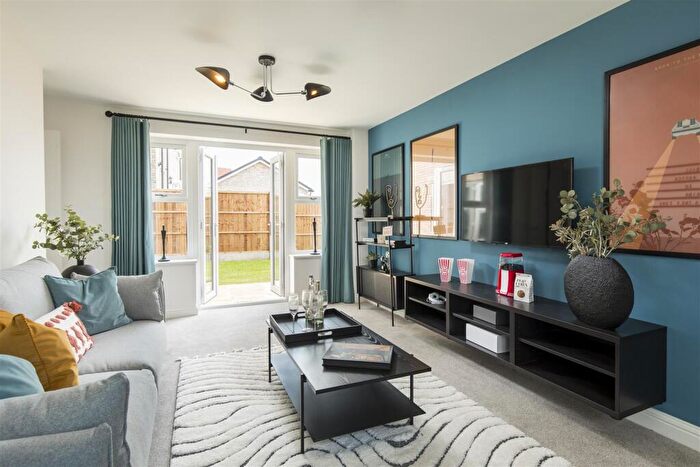 3 Bedroom Detached House For Sale In Havilland Park, Cobnut Close, Hatfield, AL10