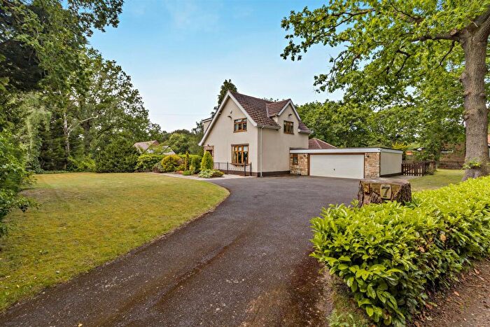 3 Bedroom House For Sale In Warning Tongue Lane, Bessacarr, DN4