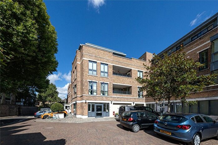 1 Bedroom Flat To Rent In Retreat Road, Richmond, TW9