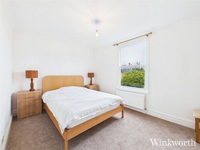 2 Bedroom Flat To Rent In The Park, London, W5