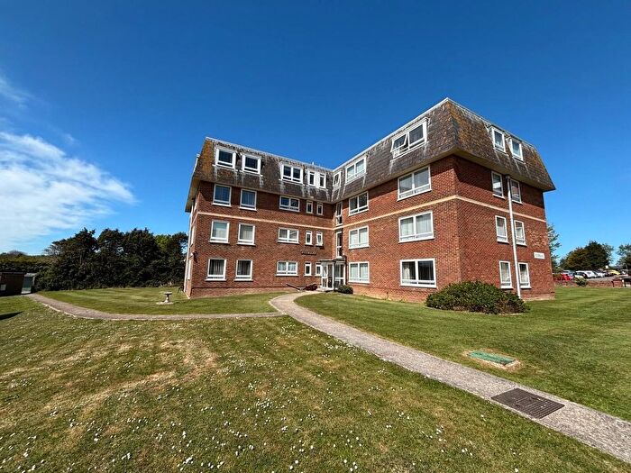 3 Bedroom Flat For Sale In Normandale, Bexhill On Sea, TN39