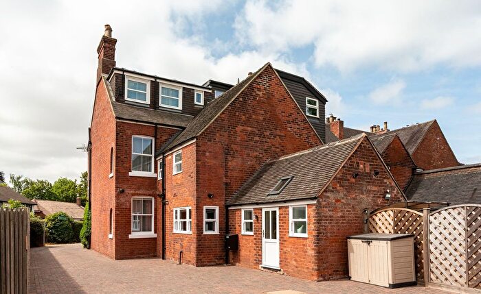 4 Bedroom End Terrace House For Sale In Sturgeons Hill, Lichfield, WS14