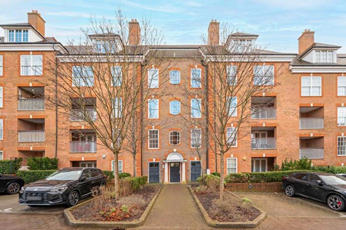 2 Bedroom Flat For Sale In Ashridge Close, Finchley, London, N3
