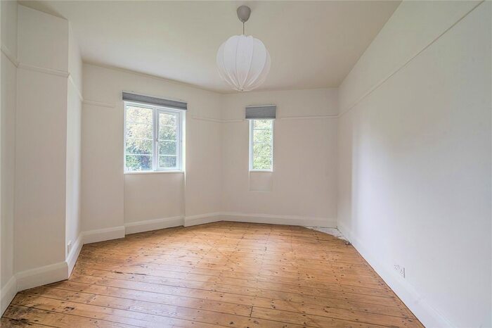 2 Bedroom Flat To Rent In Peckham Rye, East Dulwich, London, SE22