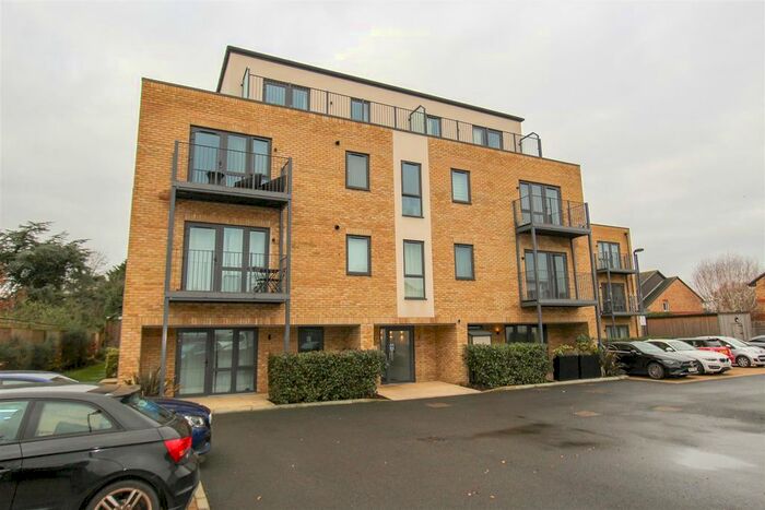 1 Bedroom Flat To Rent In Long Lane, Hillingdon, Uxbridge, UB10