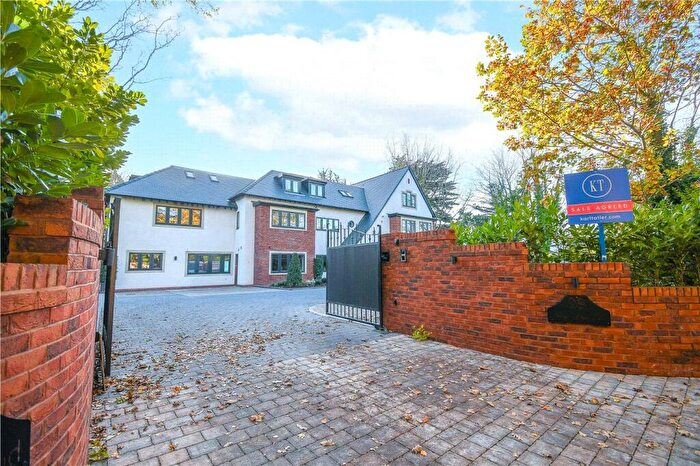 2 Bedroom Flat For Sale In Lawnswood, Quarry Road East, Heswall, CH60