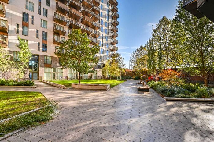 2 Bedroom Flat To Rent In Maud Street, Canning Town, London, E16