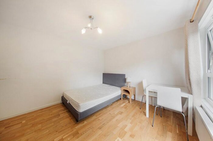 2 Bedroom Flat To Rent In Pennyford Court, Henderson Drive, NW8