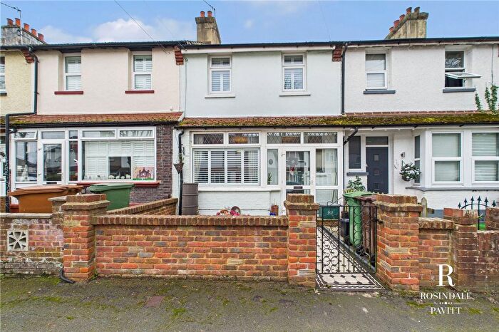 3 Bedroom Terraced House For Sale In South Avenue, Carshalton, SM5