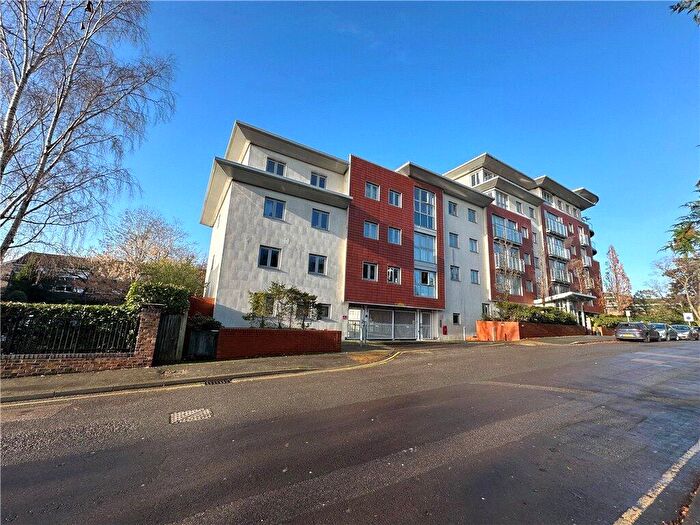 2 Bedroom Apartment For Sale In Constitution Hill, Woking, Surrey, GU22