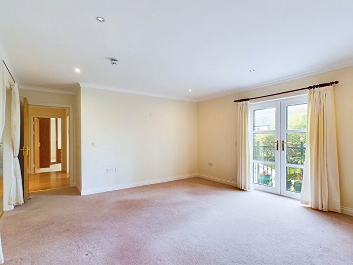 2 Bedroom Flat For Sale In Hafan Tywi, The Parade, Carmarthen, SA31