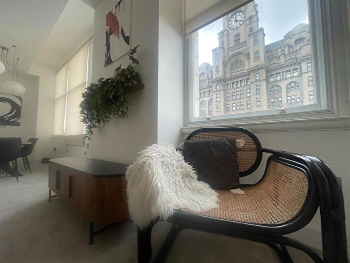 3 Bedroom Apartment To Rent In Water Street, Liverpool, L3